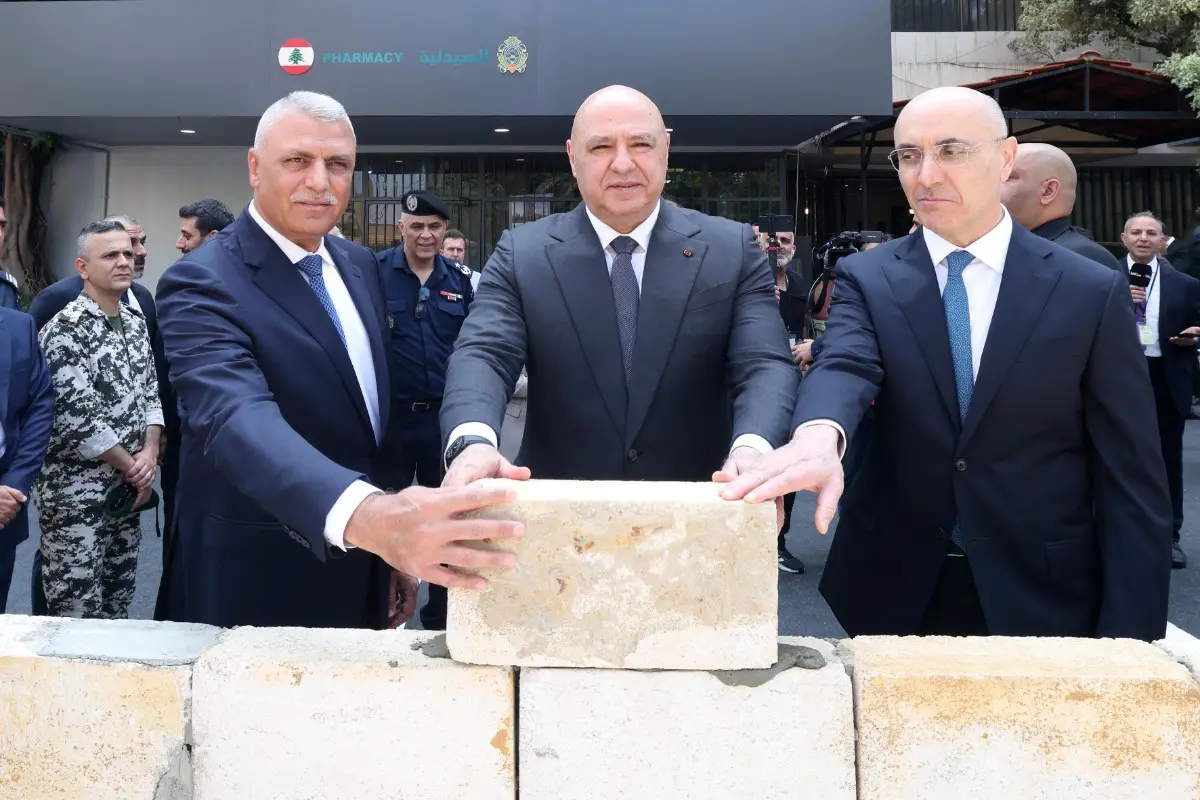 رئيس الجمهورية ترأس الاحتفال بالعيد ال81 للأمن العام: نحن في صراع داخلي مع من لا يريدون الدولة ويعيشون على حساب غيابهاالوزير الحجار للرئيس: وجودكم معنا رسالة دعم كبيرة للمؤسسات الأمنيةاللواء شقير: قوة الدولة في مؤسساتها وهيبتها لا تُبنى بالشعارات