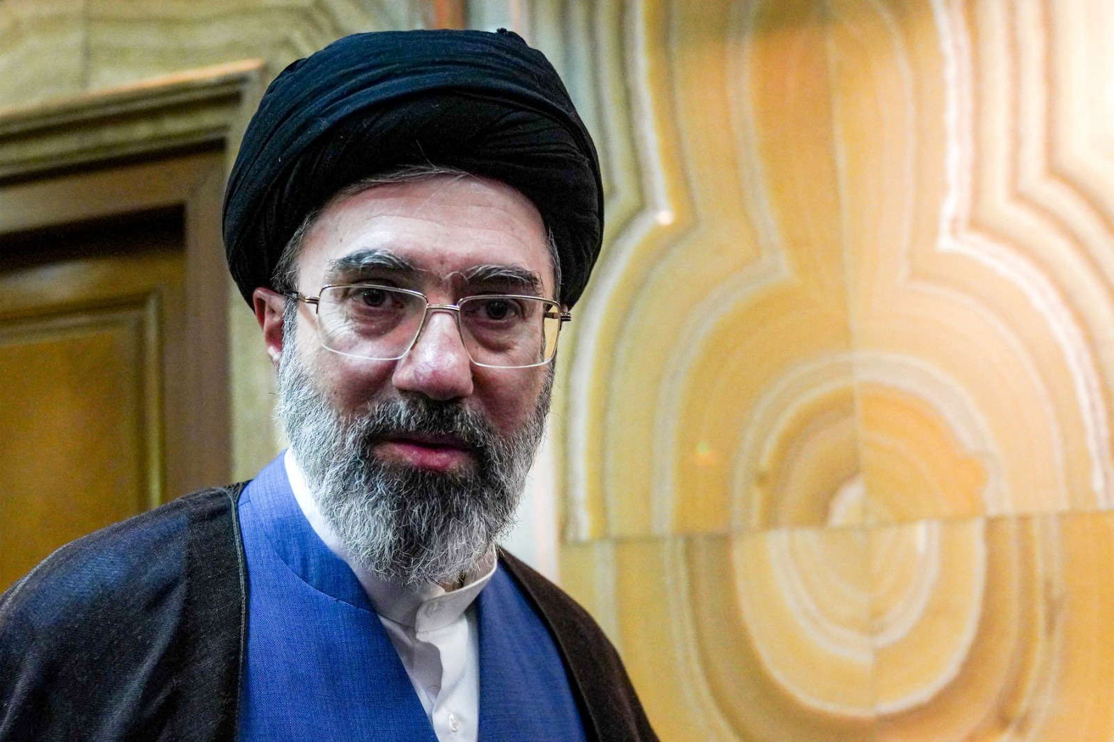 رسالة المرشد الإيراني مجتبى خامنئي بمناسبة أسبوع الحكومة:
