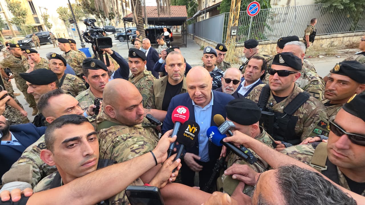 الرئيس عون في قلب الجنوب:لا مفاوضات جديدة مع إسرائيل في الوقت الحالي والانسحاب وعودة الأسرى والنازحين والإعمار ثوابت وطنية نتعهد بتنفيذها عون لأهالي النبطية: “واجبنا أن نبقى إلى جانبكم ولن نترككم أبداً”