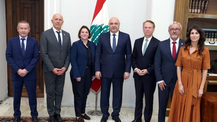 الرئيس عون لوفد فرنسي وزوار: لبنان رسالة للحرية والتعددية في المنطقة والعالم ولا خطر على الوجود المسيحيولا يمكن حل مشاكلنا الا بالتروّي والحوار بعيداً عن التصادم